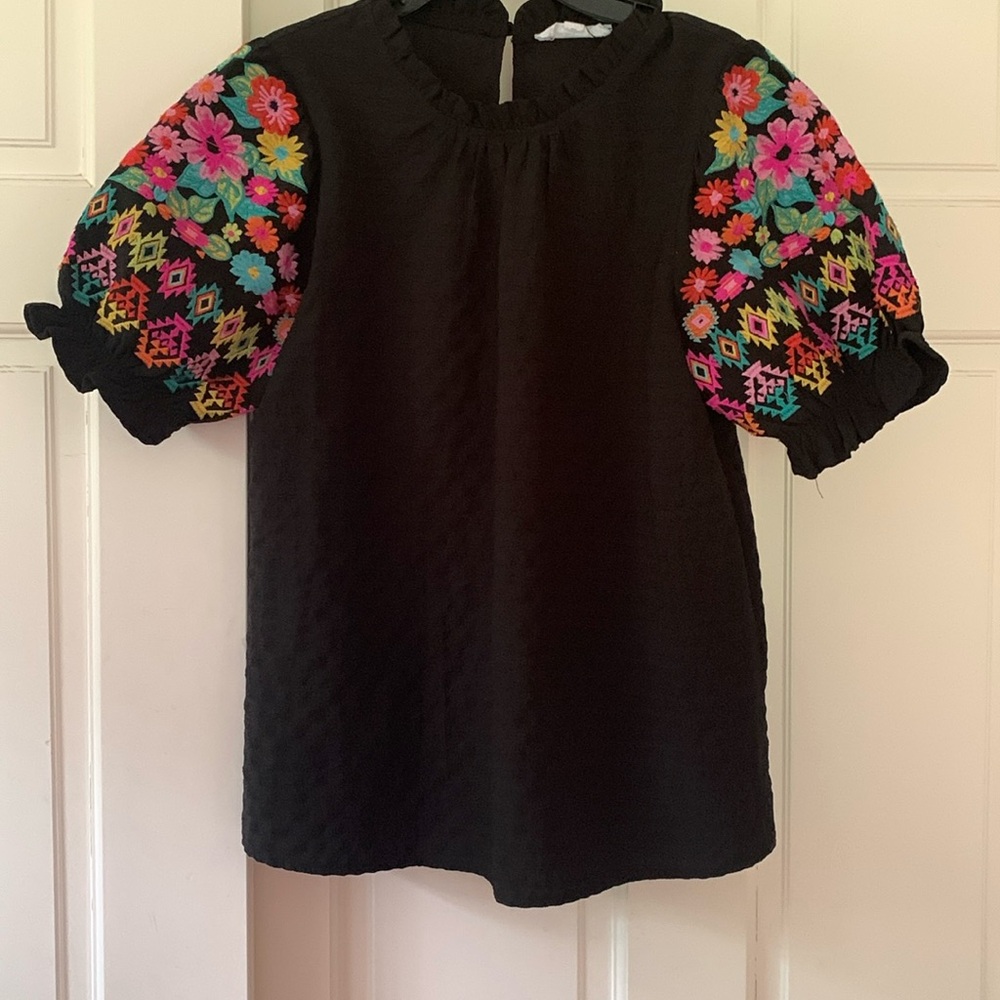 THML black shirt with embroidery sleeves.